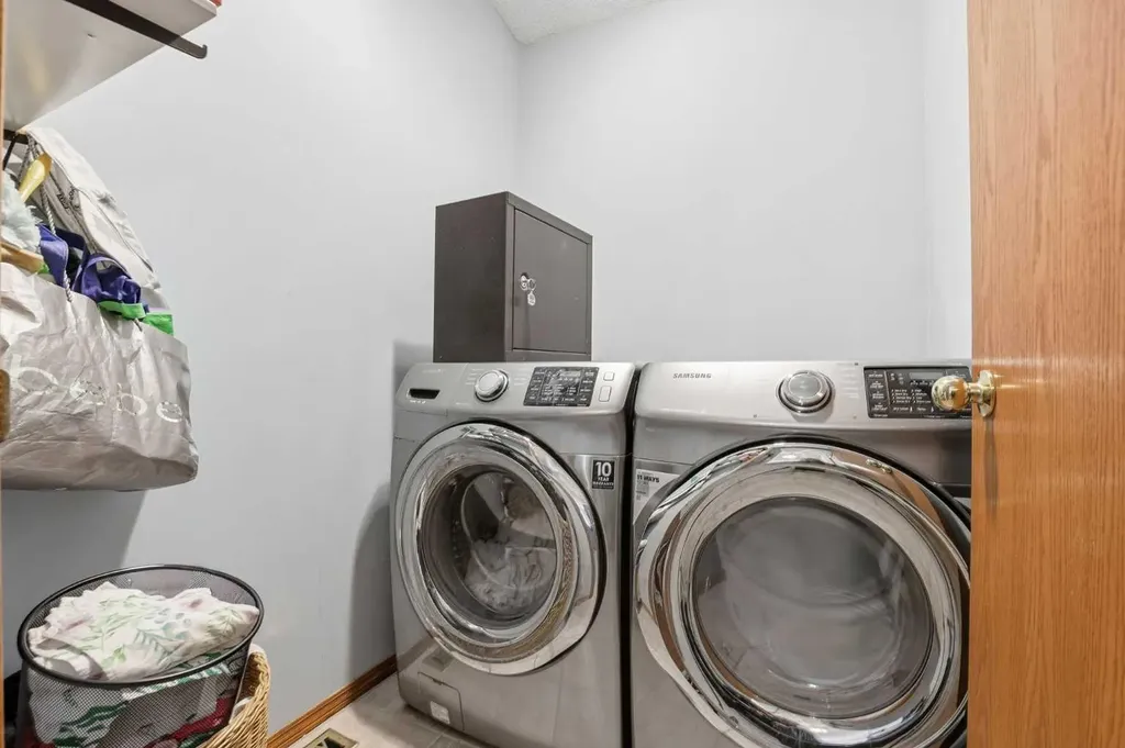 866 Applewood Drive SE Calgary AB T2A7R6