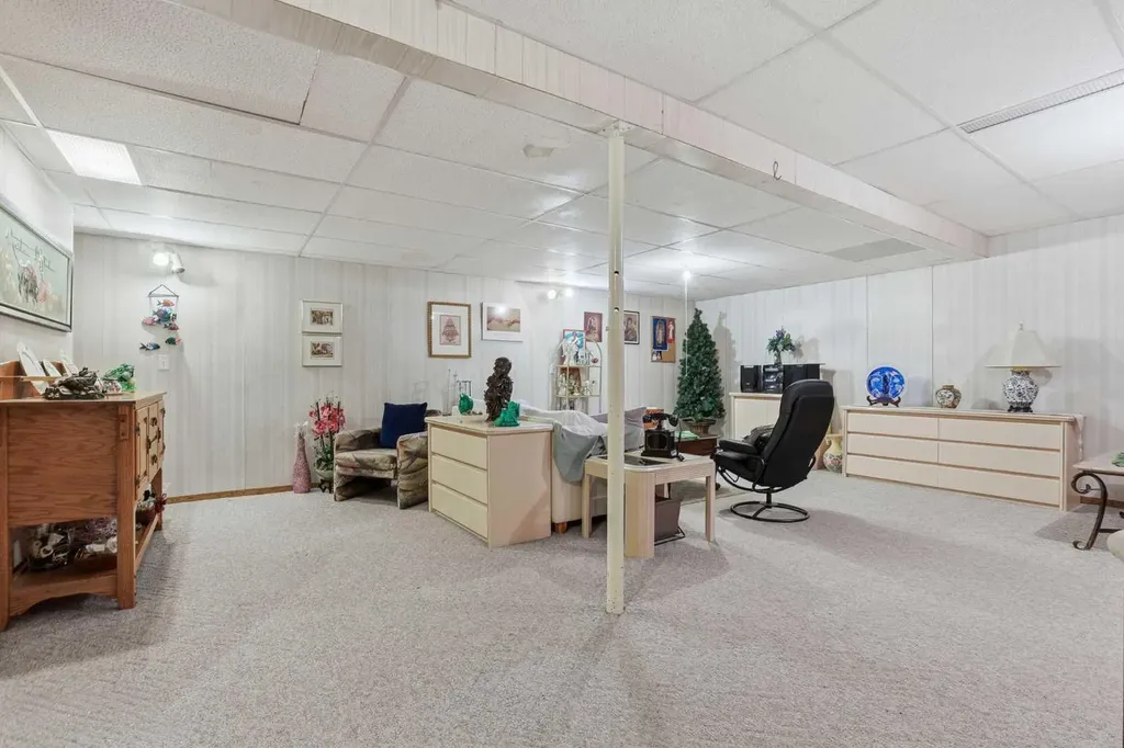 866 Applewood Drive SE Calgary AB T2A7R6