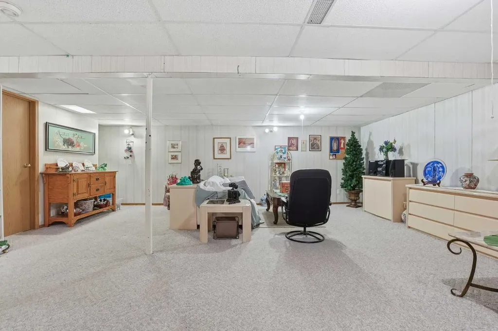 866 Applewood Drive SE Calgary AB T2A7R6