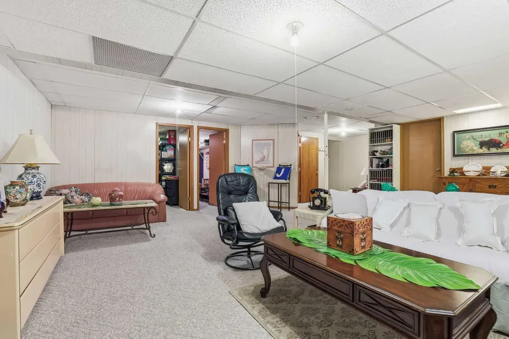 866 Applewood Drive SE Calgary AB T2A7R6
