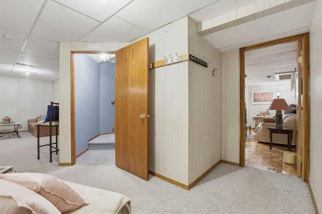 866 Applewood Drive SE Calgary AB T2A7R6