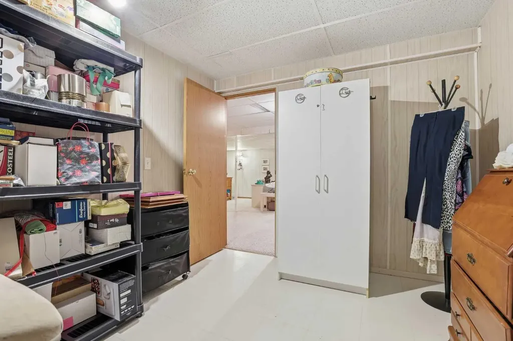 866 Applewood Drive SE Calgary AB T2A7R6