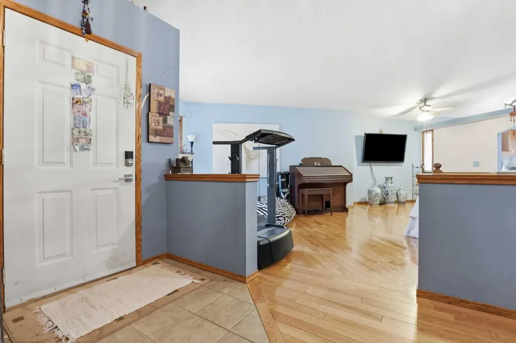 866 Applewood Drive SE Calgary AB T2A7R6