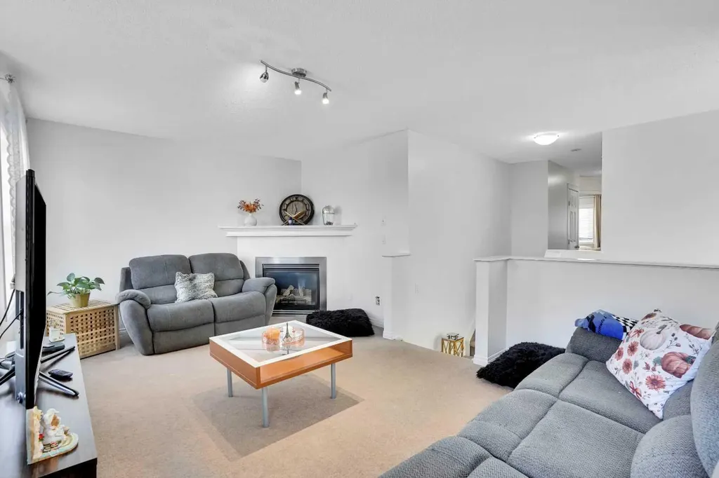 73 Covebrook Place NE Calgary AB T3K0C9