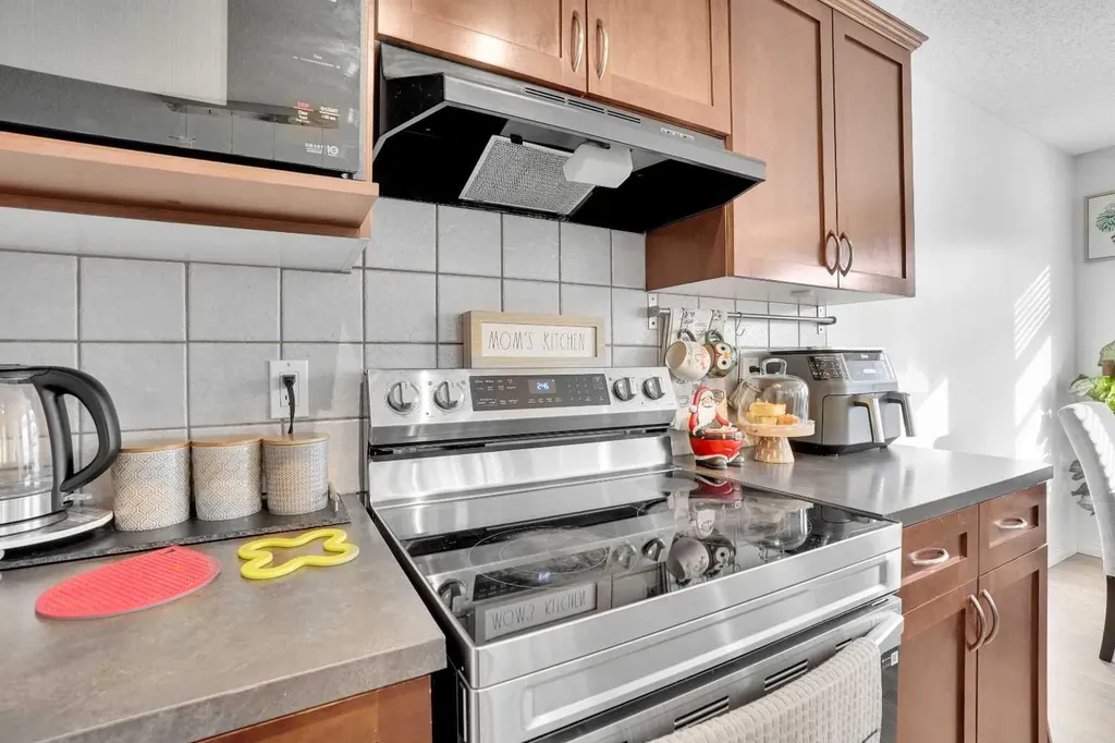73 Covebrook Place NE Calgary AB T3K0C9