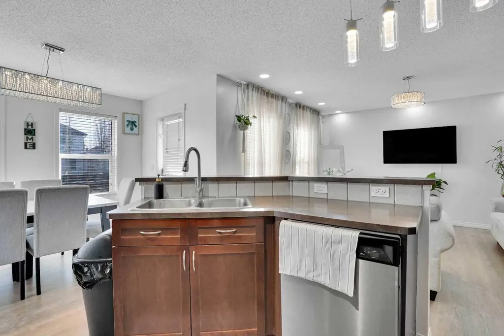 73 Covebrook Place NE Calgary AB T3K0C9