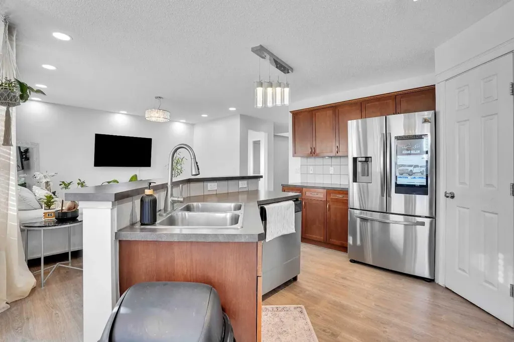 73 Covebrook Place NE Calgary AB T3K0C9