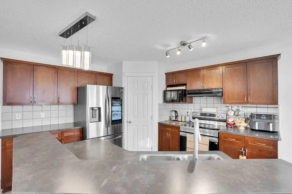 73 Covebrook Place NE Calgary AB T3K0C9