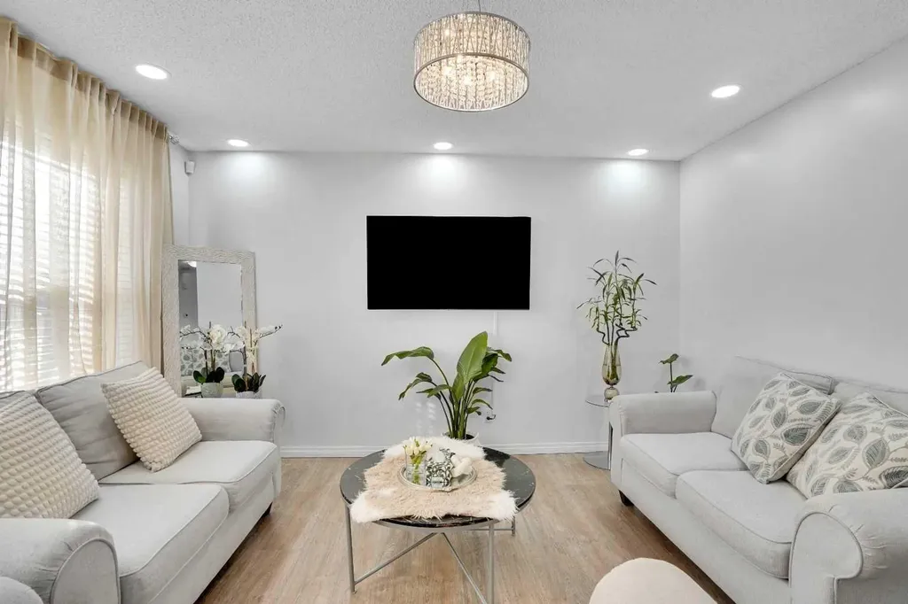73 Covebrook Place NE Calgary AB T3K0C9