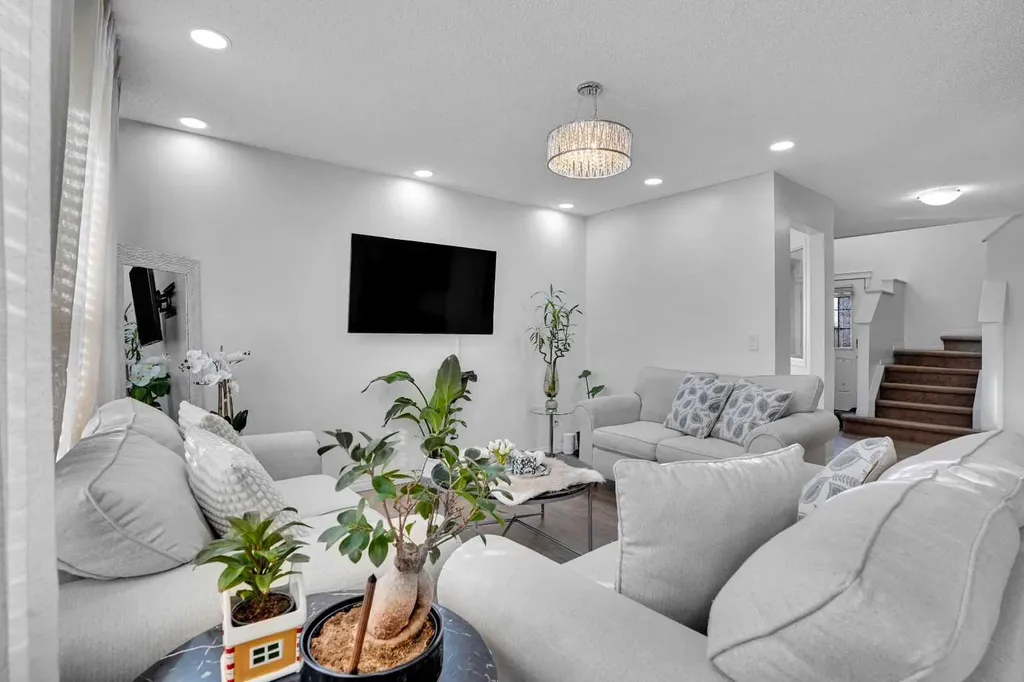 73 Covebrook Place NE Calgary AB T3K0C9