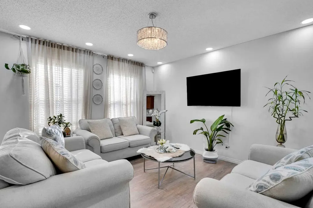 73 Covebrook Place NE Calgary AB T3K0C9