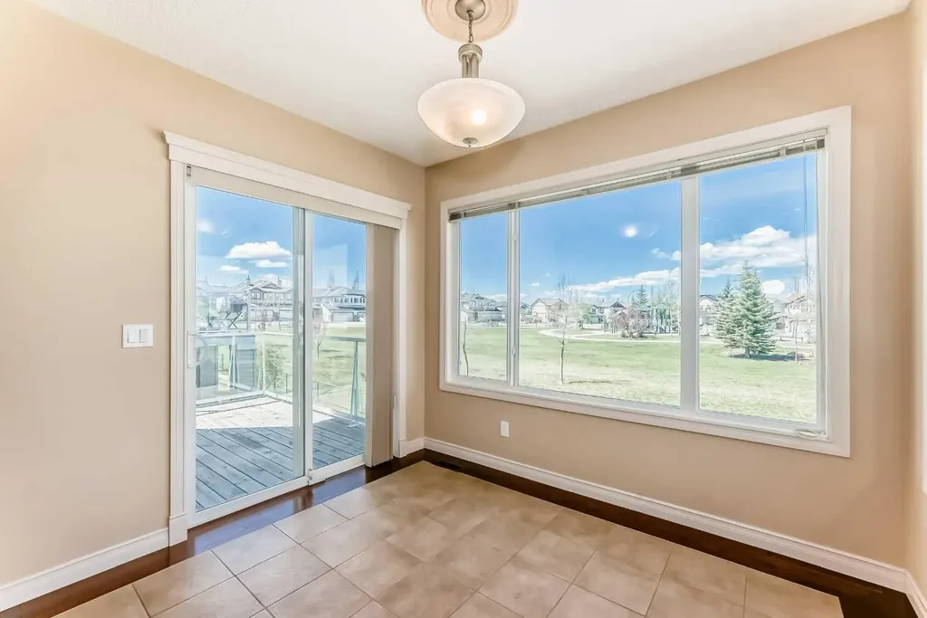 22 Everhollow Rise SW Calgary AB T2Y 5H2