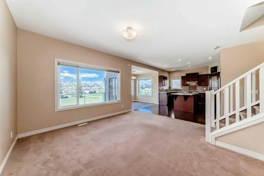 22 Everhollow Rise SW Calgary AB T2Y 5H2