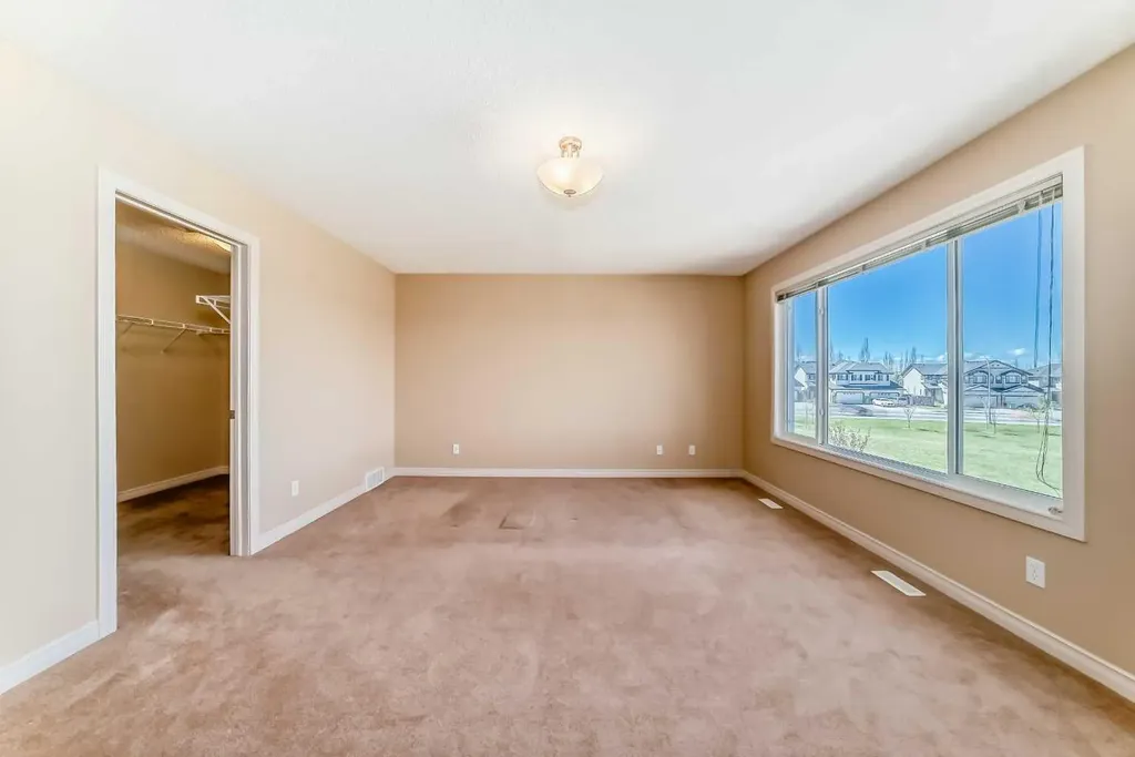 22 Everhollow Rise SW Calgary AB T2Y 5H2