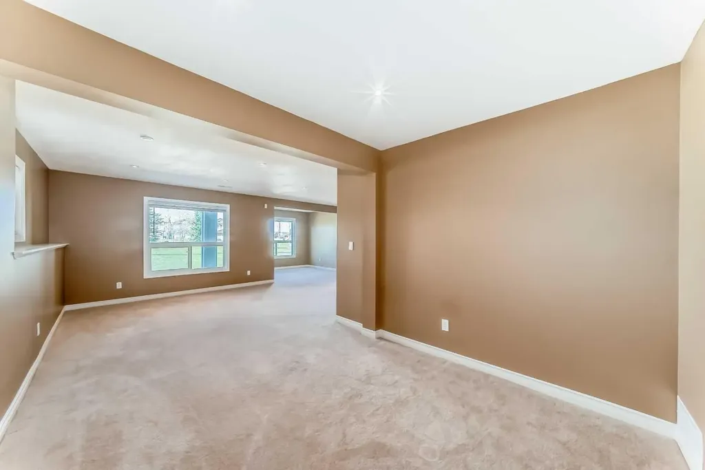 22 Everhollow Rise SW Calgary AB T2Y 5H2
