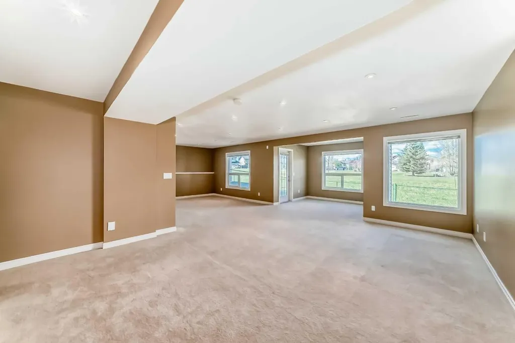 22 Everhollow Rise SW Calgary AB T2Y 5H2