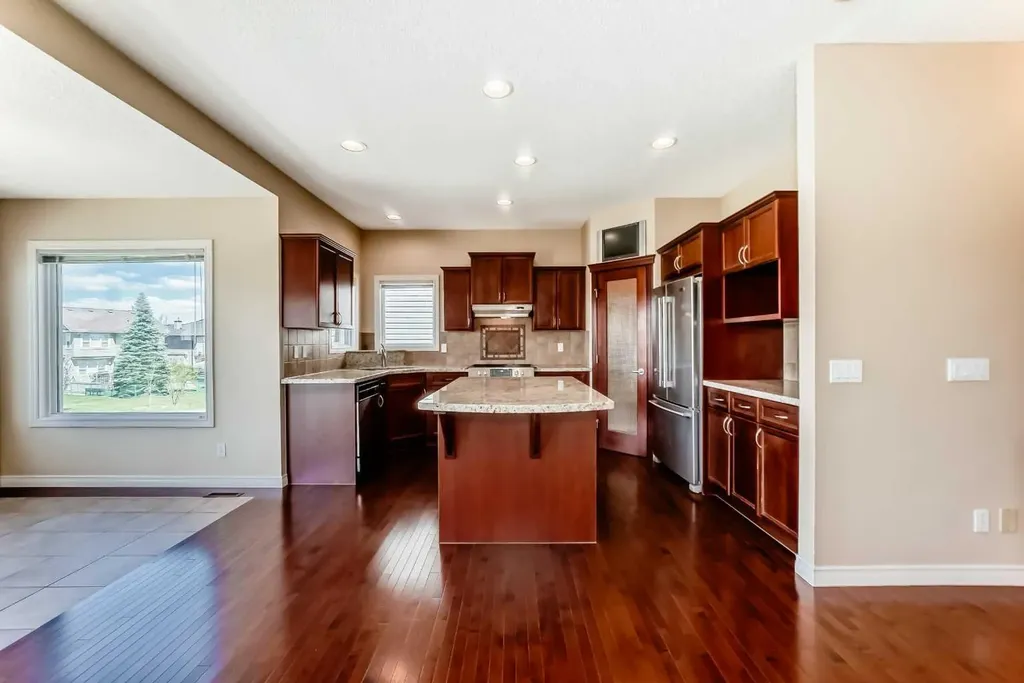 22 Everhollow Rise SW Calgary AB T2Y 5H2