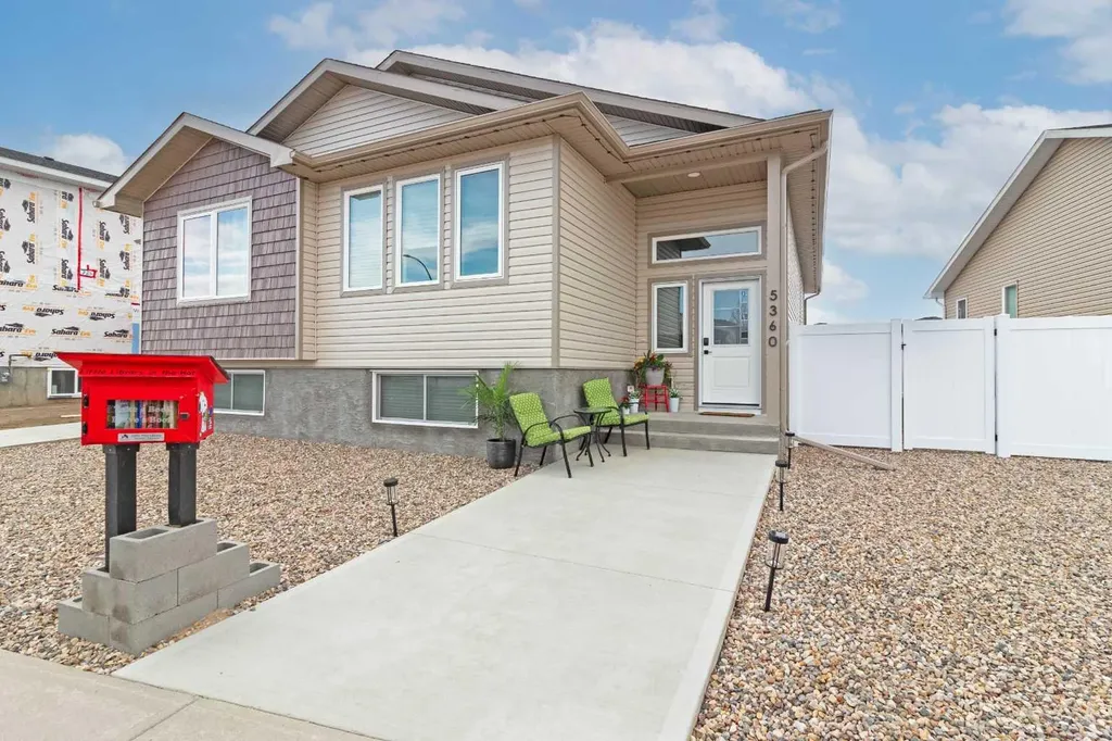 5360 Southlands Drive SE Medicine Hat AB T1B 0R2
