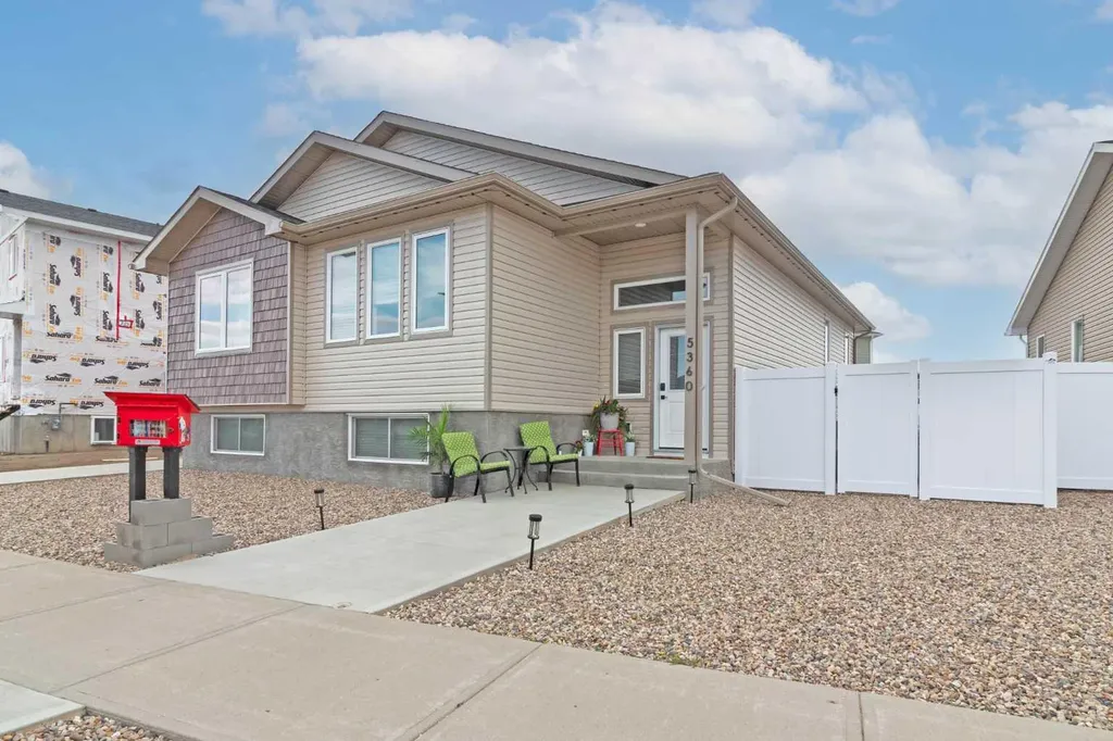 5360 Southlands Drive SE Medicine Hat AB T1B 0R2