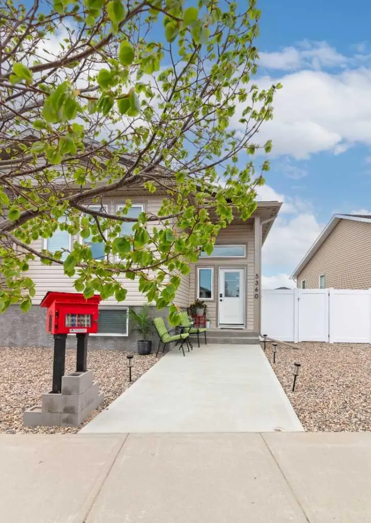 5360 Southlands Drive SE Medicine Hat AB T1B 0R2