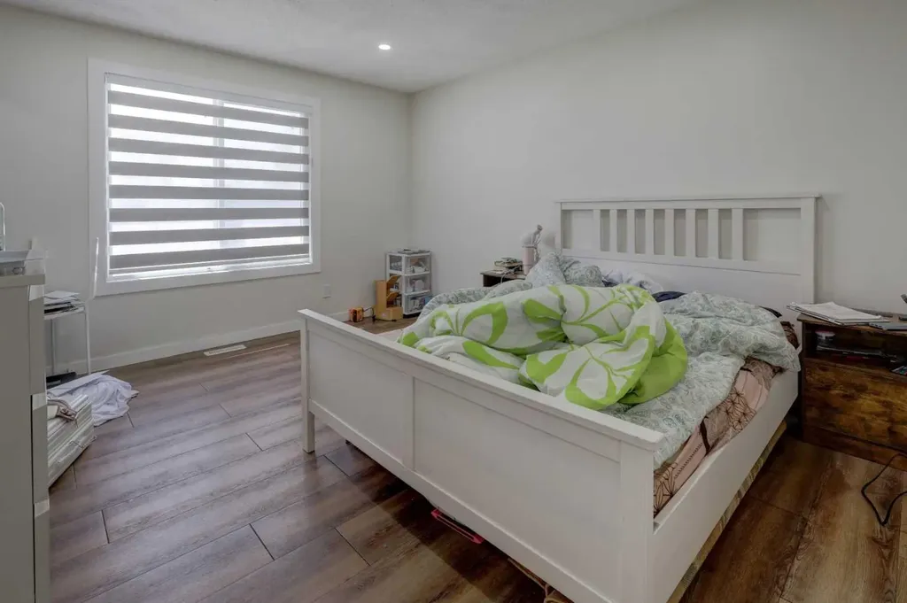 3403 42 Street NE Calgary AB T1Y 4K1