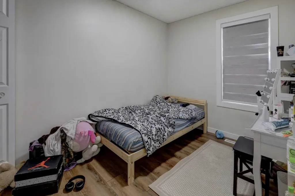 3403 42 Street NE Calgary AB T1Y 4K1