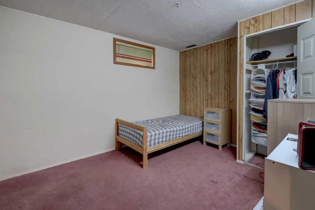 3403 42 Street NE Calgary AB T1Y 4K1