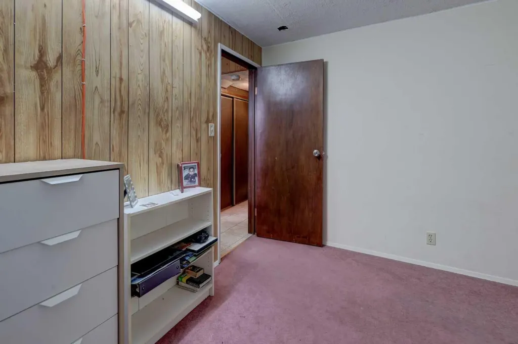 3403 42 Street NE Calgary AB T1Y 4K1