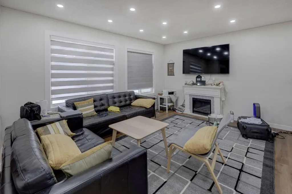 3403 42 Street NE Calgary AB T1Y 4K1
