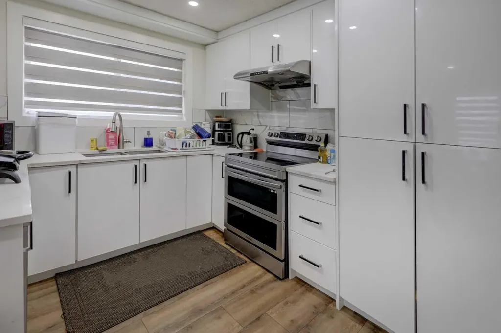 3403 42 Street NE Calgary AB T1Y 4K1