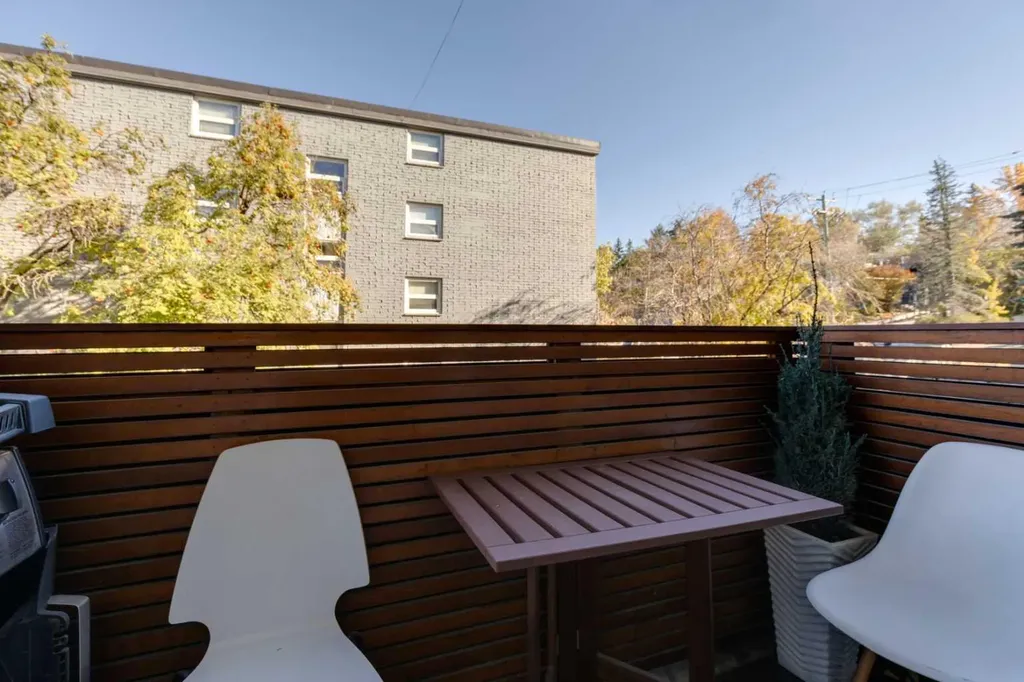 1904 10 Street SW Calgary AB T2T 3G1