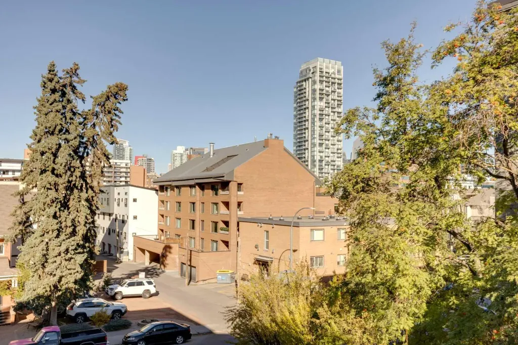 1904 10 Street SW Calgary AB T2T 3G1