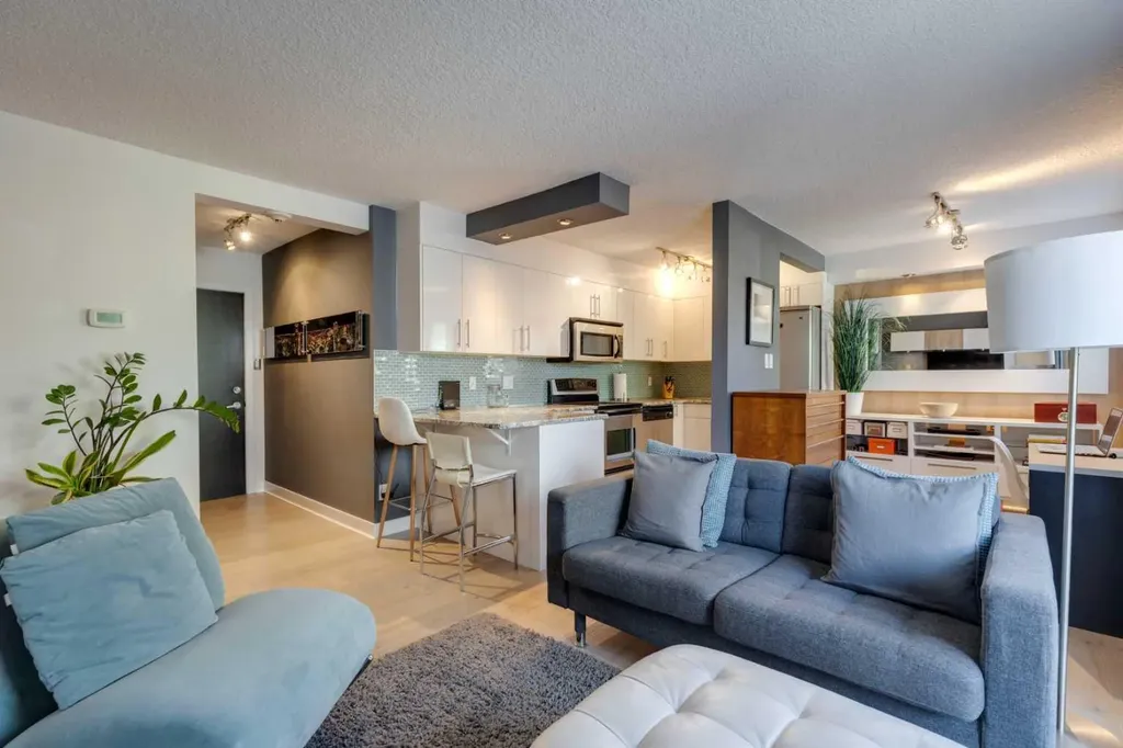 1904 10 Street SW Calgary AB T2T 3G1