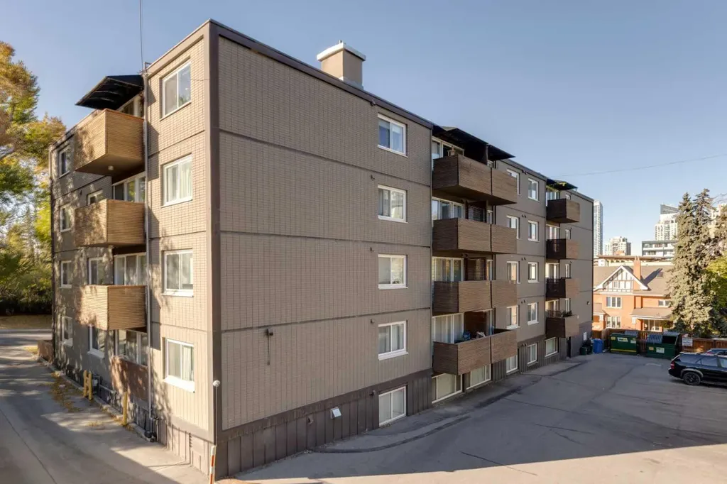 1904 10 Street SW Calgary AB T2T 3G1