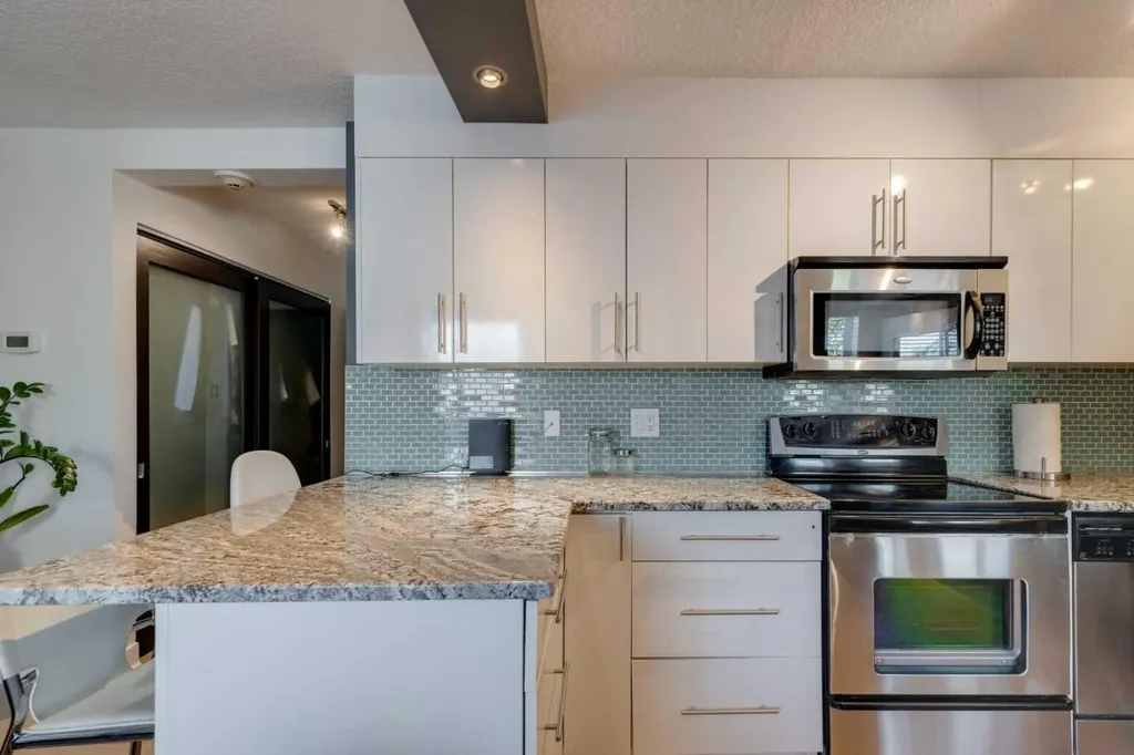 1904 10 Street SW Calgary AB T2T 3G1