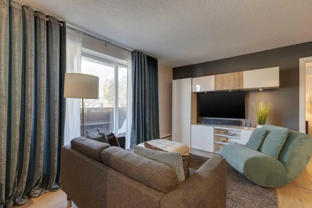 1904 10 Street SW Calgary AB T2T 3G1