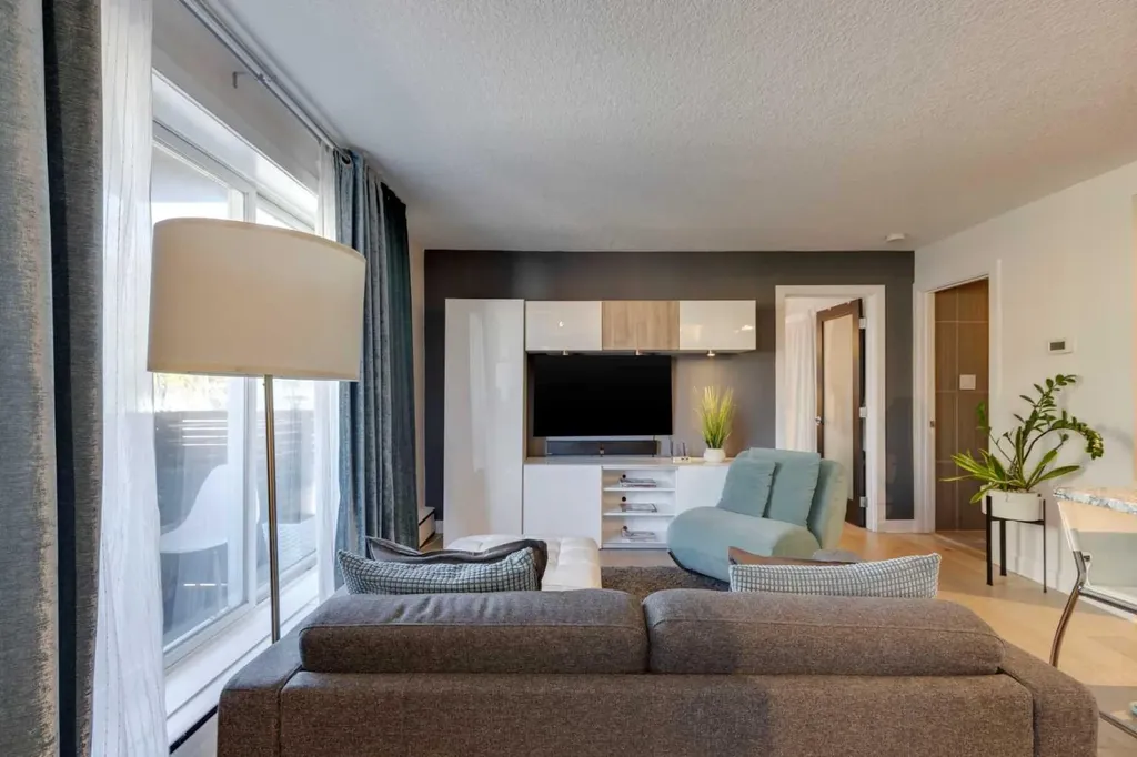 1904 10 Street SW Calgary AB T2T 3G1