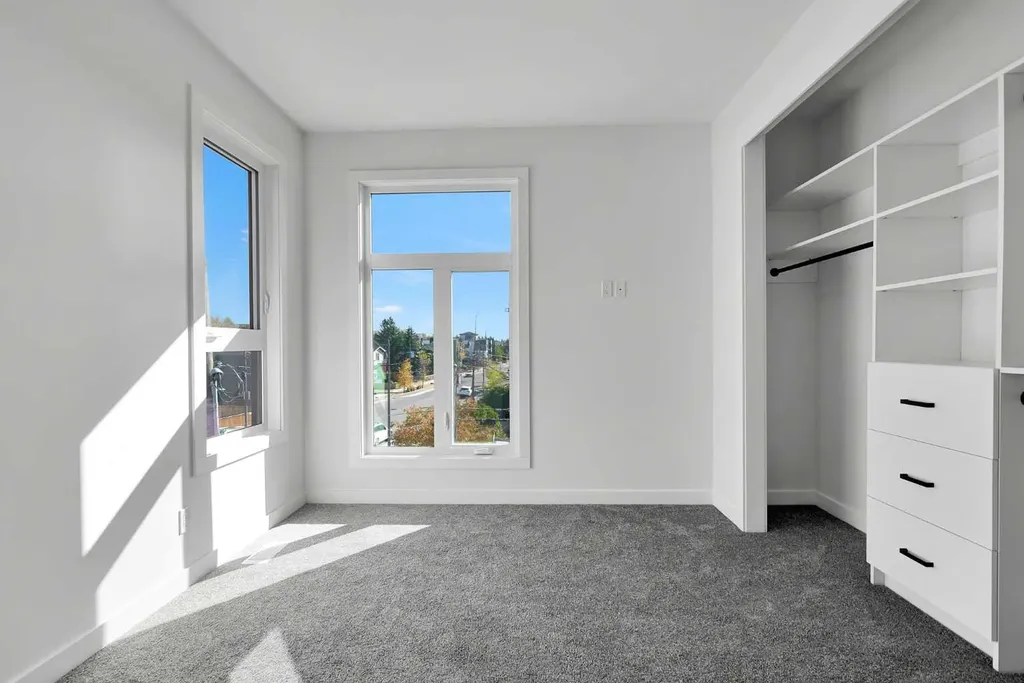 4903 Bowness Road NW Calgary AB T3B1H1
