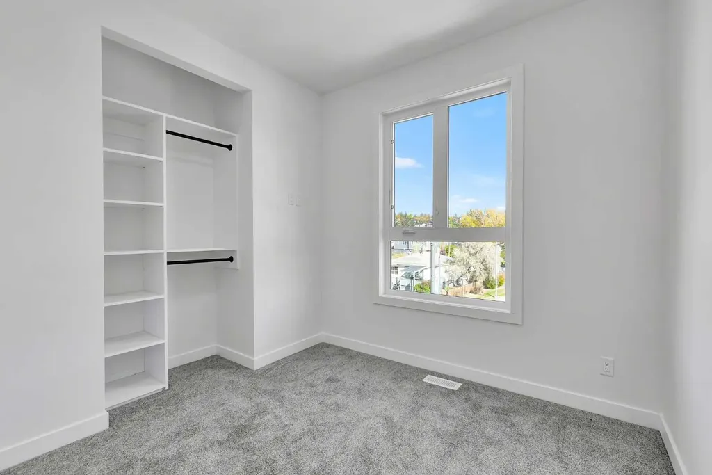 4903 Bowness Road NW Calgary AB T3B1H1