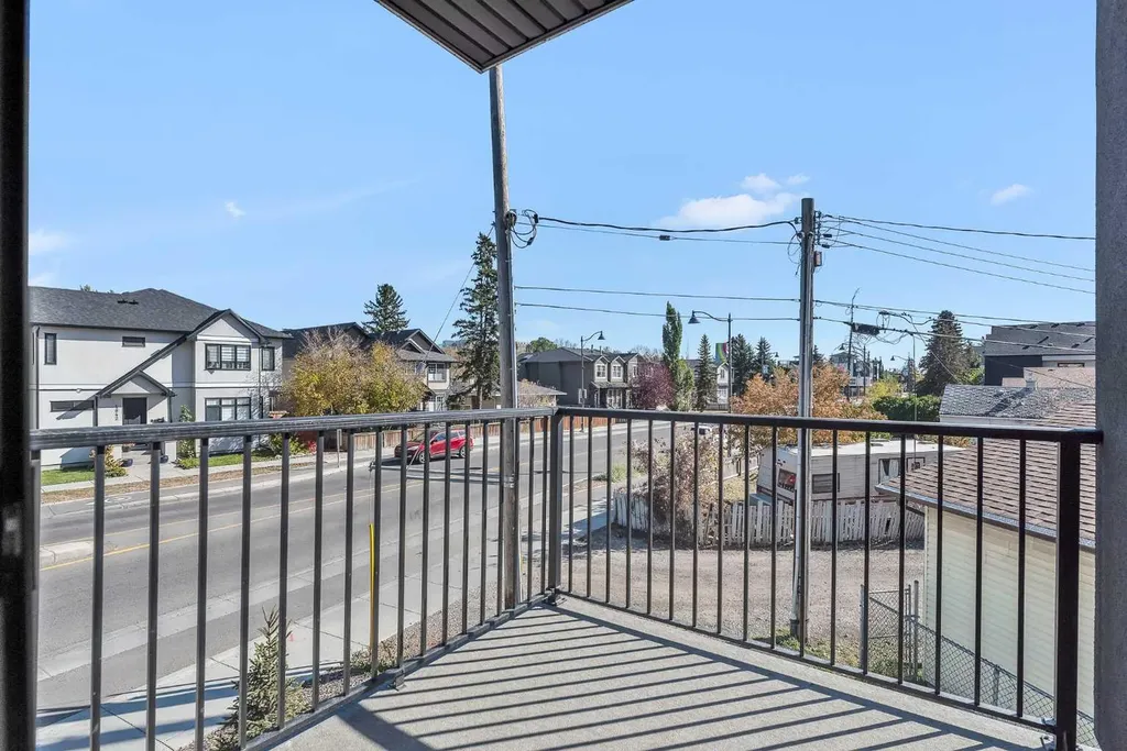 4903 Bowness Road NW Calgary AB T3B1H1