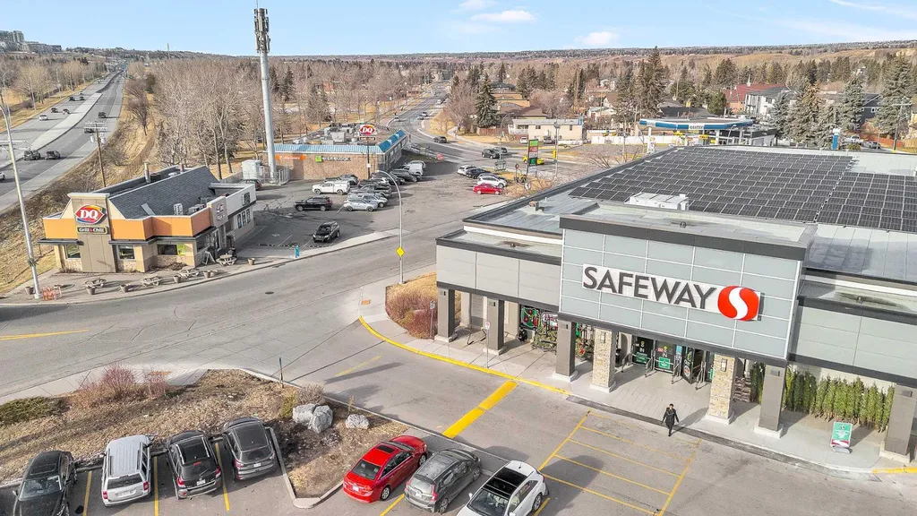 4903 Bowness Road NW Calgary AB T3B1H1