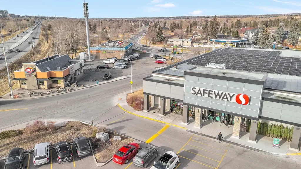 4903 Bowness Road NW Calgary AB T3B1H1