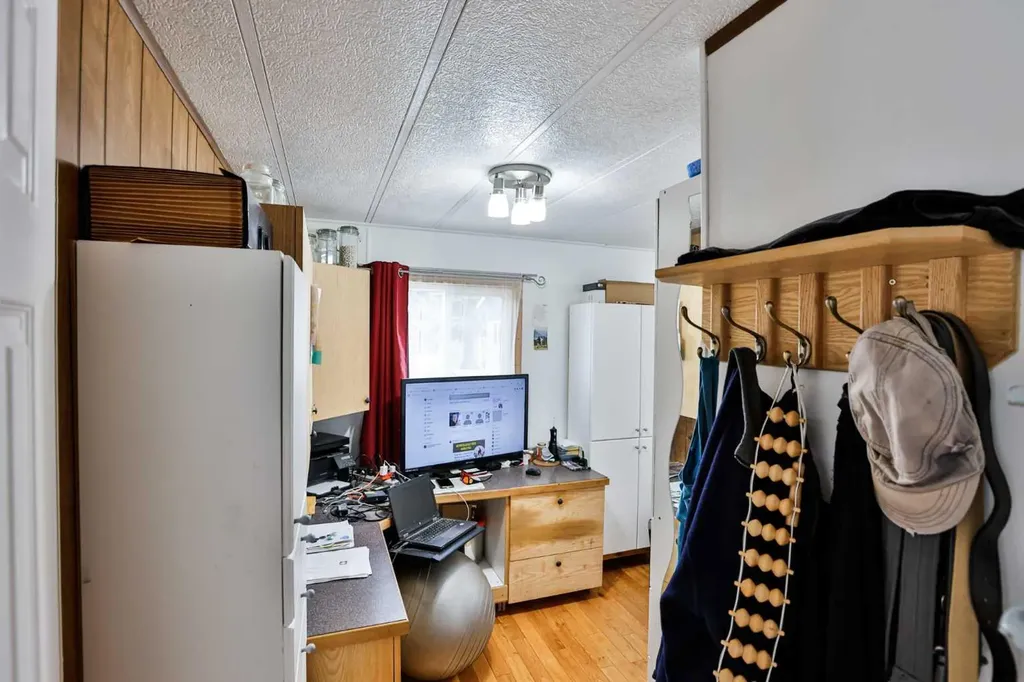 222 Centre Street Lomond AB T0L 1G0