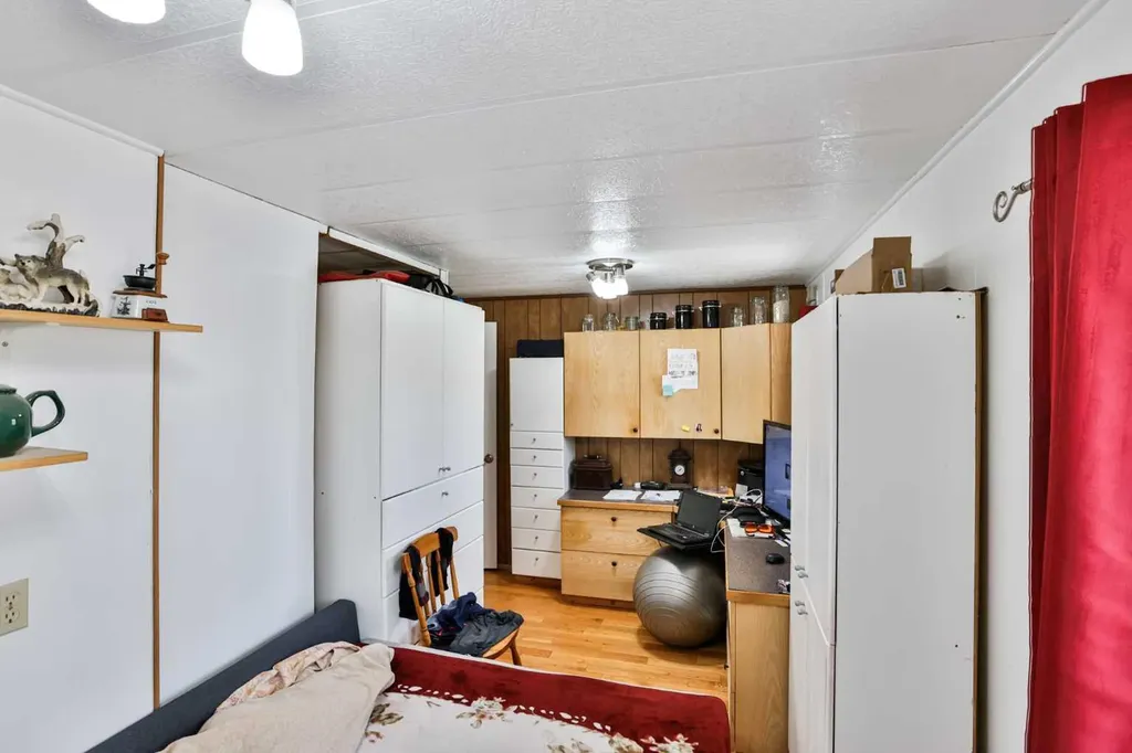 222 Centre Street Lomond AB T0L 1G0