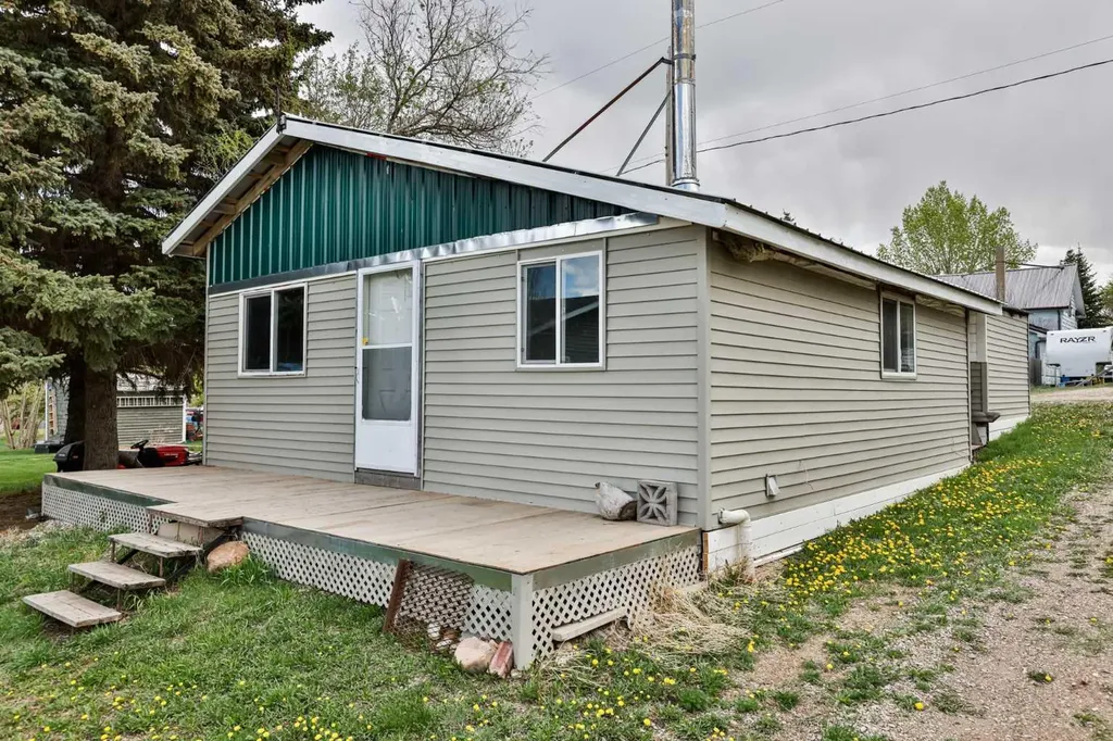 222 Centre Street Lomond AB T0L 1G0