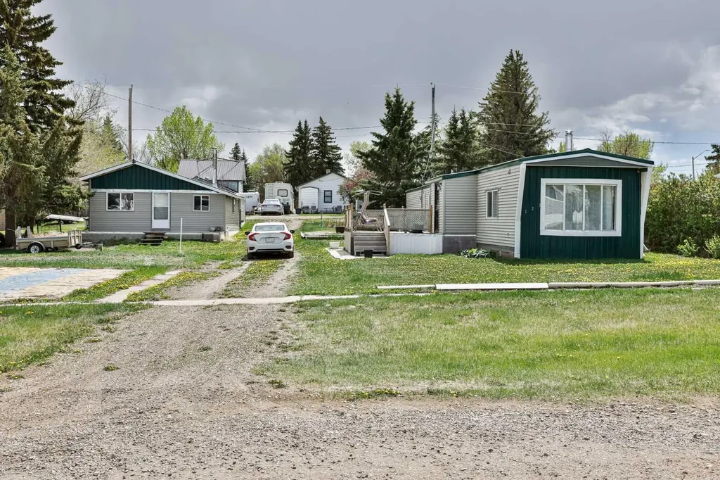 222 Centre Street Lomond AB T0L 1G0