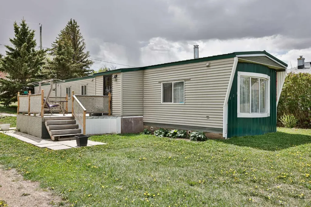 222 Centre Street Lomond AB T0L 1G0