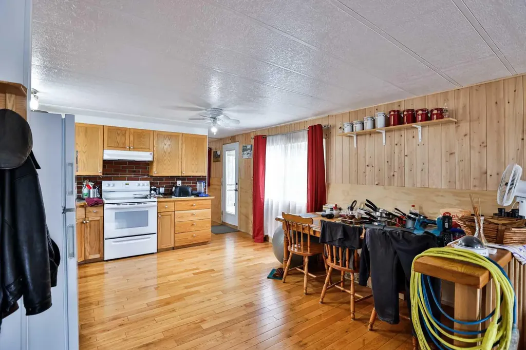 222 Centre Street Lomond AB T0L 1G0