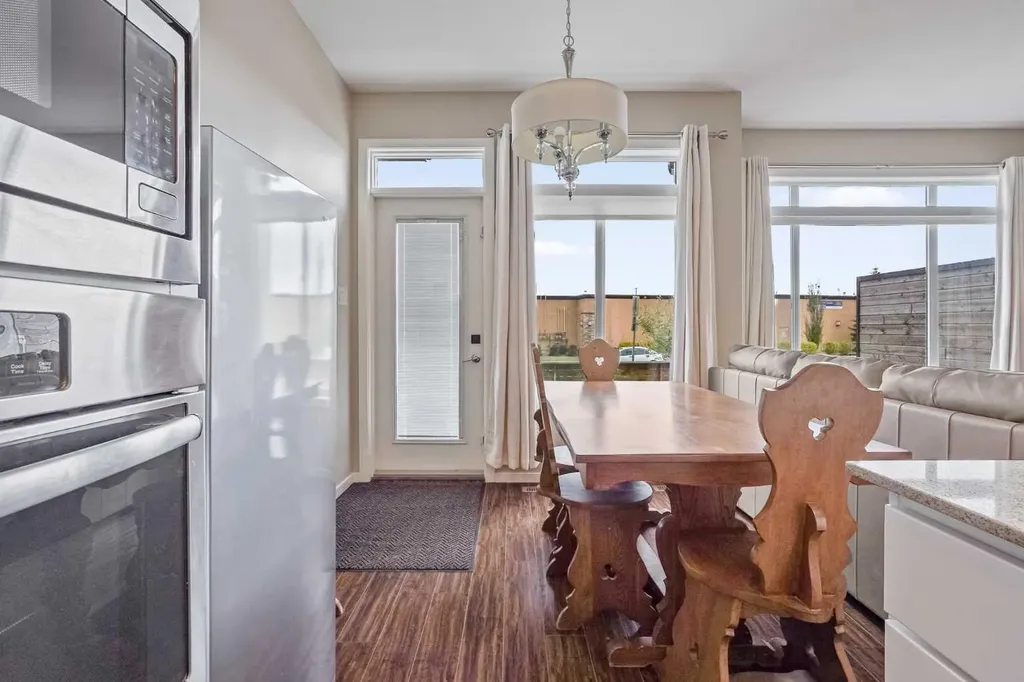422 Highlands Boulevard W Lethbridge AB T1J 5K5