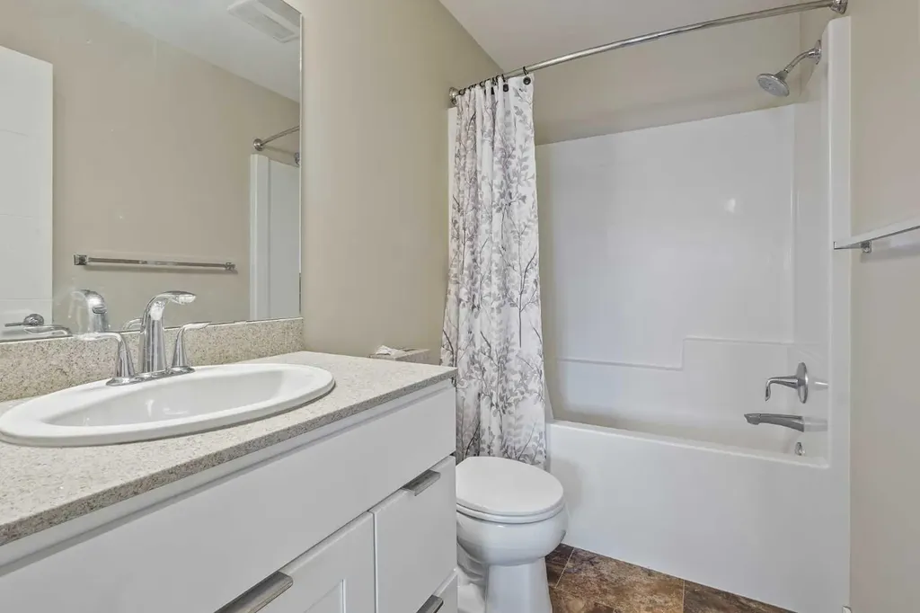 422 Highlands Boulevard W Lethbridge AB T1J 5K5